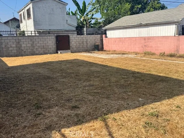 840 W 53rd Street, Los Angeles, California 90037 home-pic-11