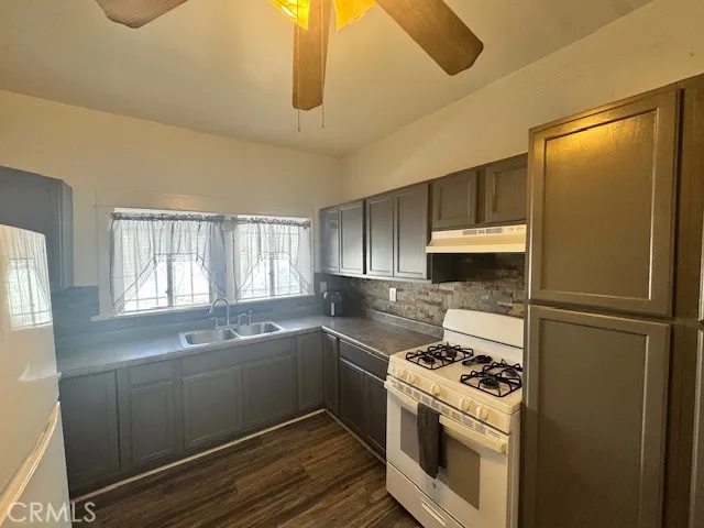 840 W 53rd Street, Los Angeles, California 90037 home-pic-7