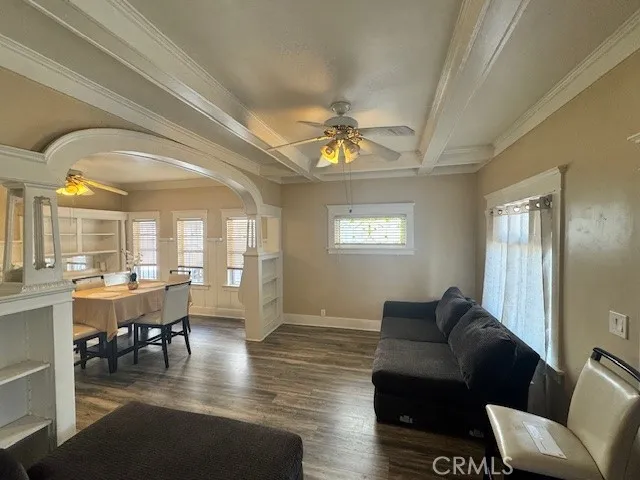 840 W 53rd Street, Los Angeles, California 90037 home-pic-3