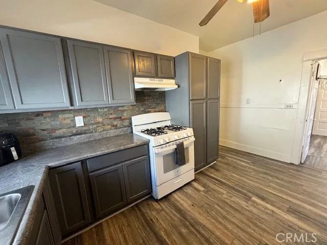 840 W 53rd Street, Los Angeles, California 90037 home-pic-6