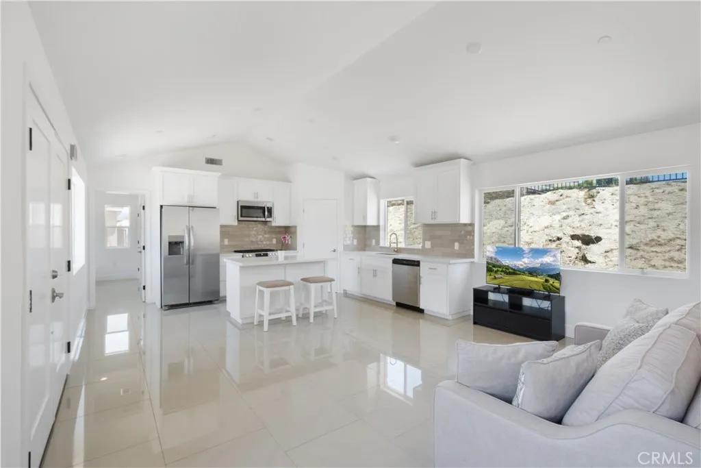 3086 Crystal Ridge Lane, Colton, California 92324 home-pic-48