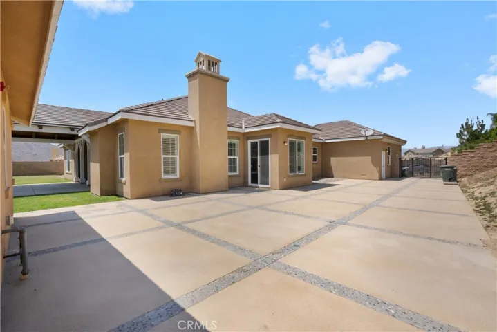 Side Yard and RV Parking