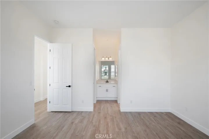 Main House - Bedroom 4 with En Suite Bathroom