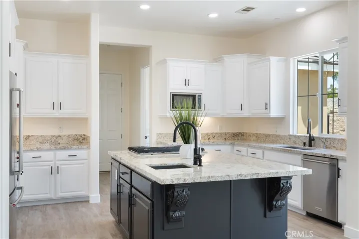 Main House - Kitchen