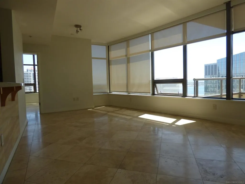 700 W E St 2201, San Diego, California 92101 home-pic-5