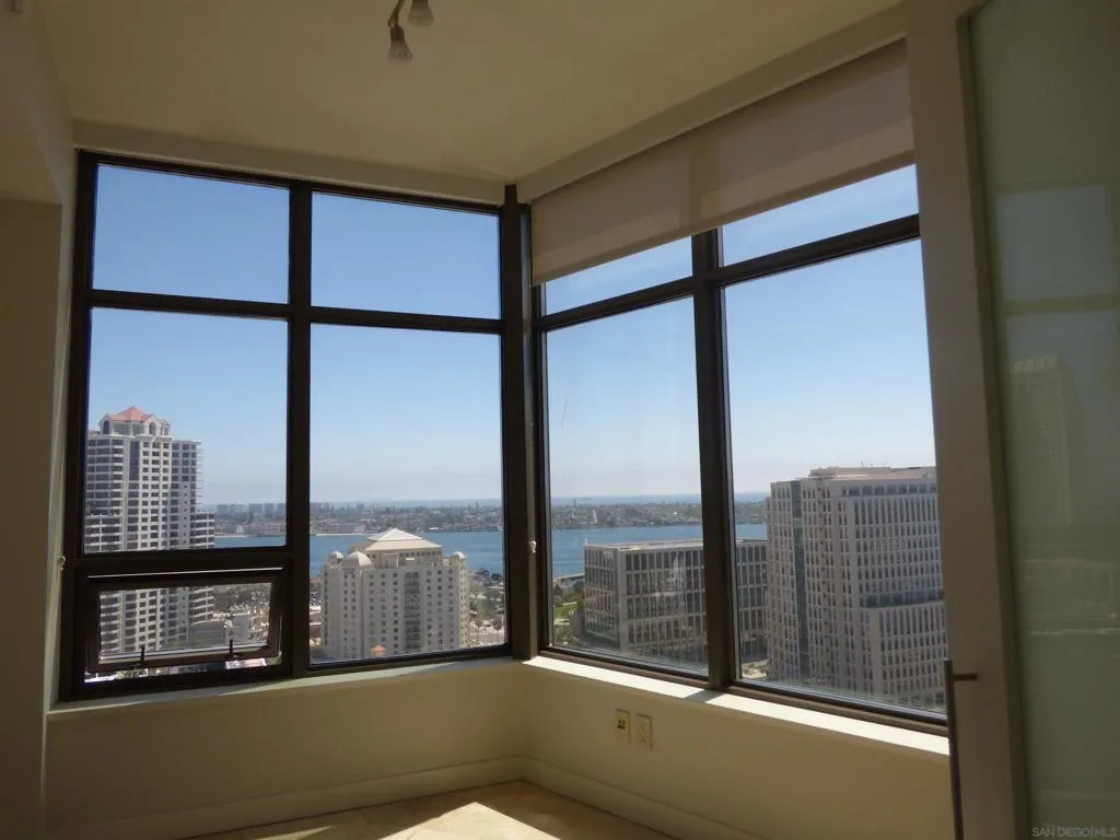 700 W E St 2201, San Diego, California 92101 home-pic-9