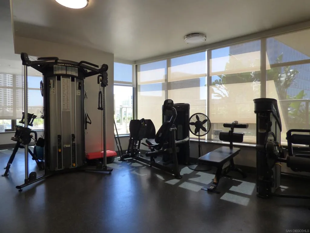 700 W E St 2201, San Diego, California 92101 home-pic-25