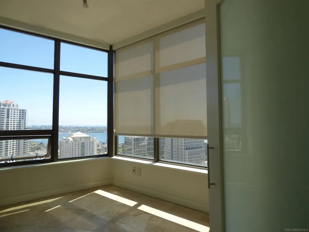 700 W E St 2201, San Diego, California 92101 home-pic-8