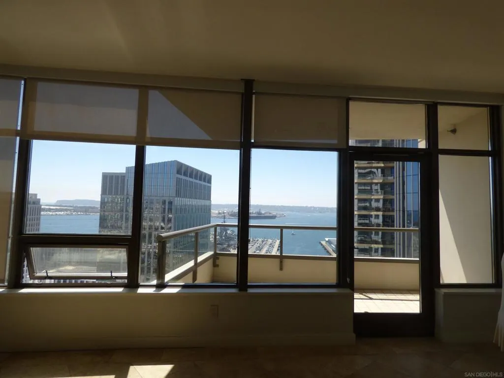 700 W E St 2201, San Diego, California 92101 home-pic-18