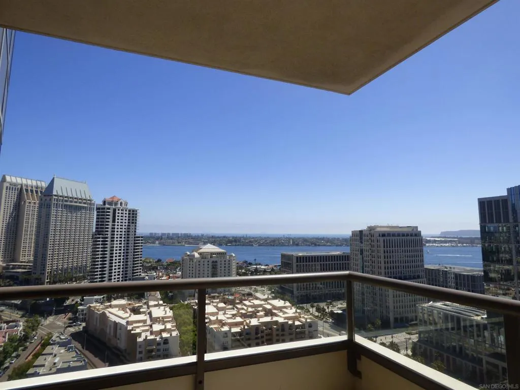 700 W E St 2201, San Diego, California 92101 home-pic-1