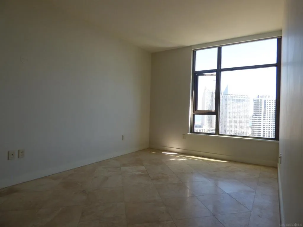 700 W E St 2201, San Diego, California 92101 home-pic-10