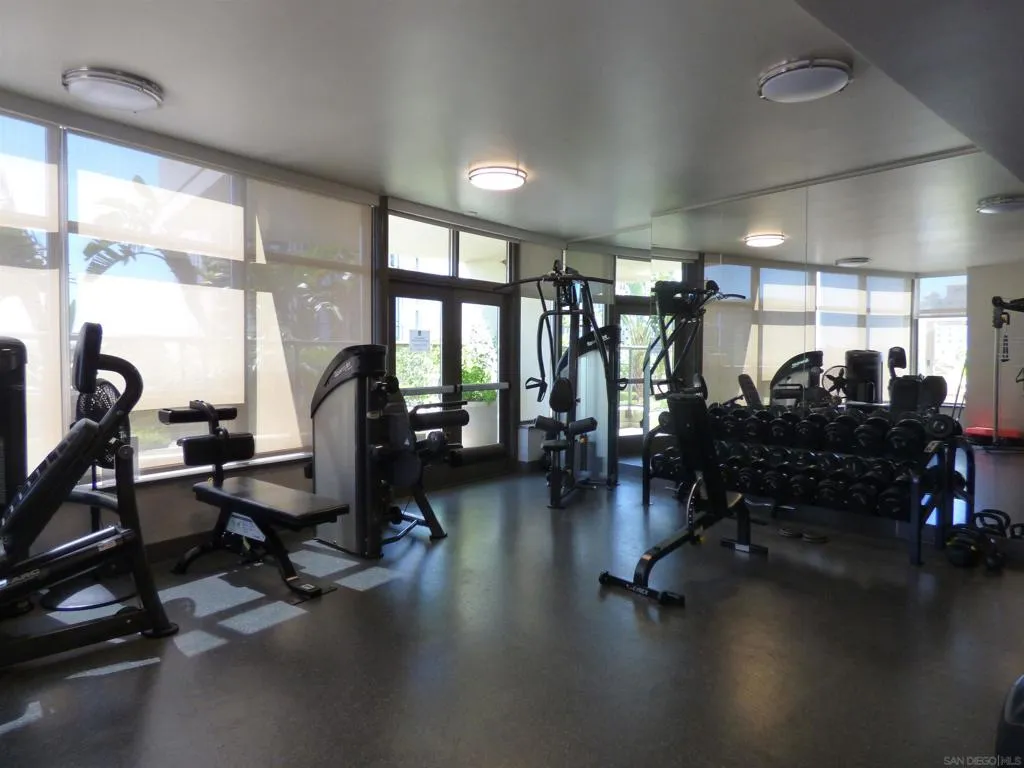 700 W E St 2201, San Diego, California 92101 home-pic-24