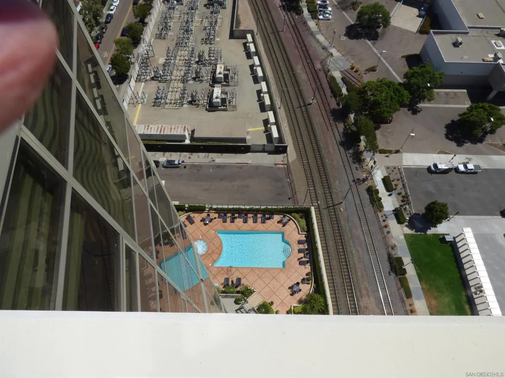 700 W E St 2201, San Diego, California 92101 home-pic-3