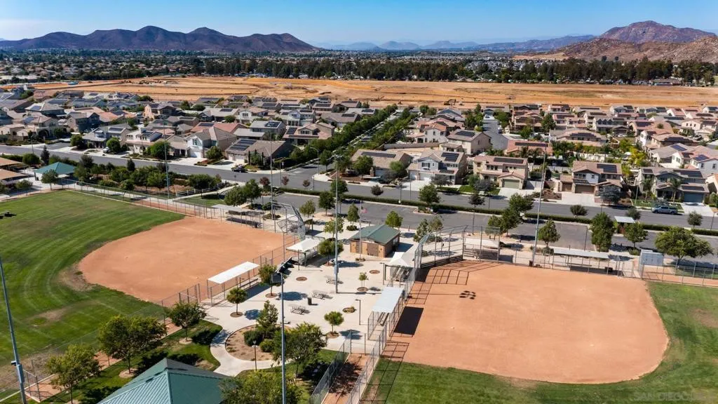 31129 Quarter Horse Way, Menifee, California 92584 home-pic-6