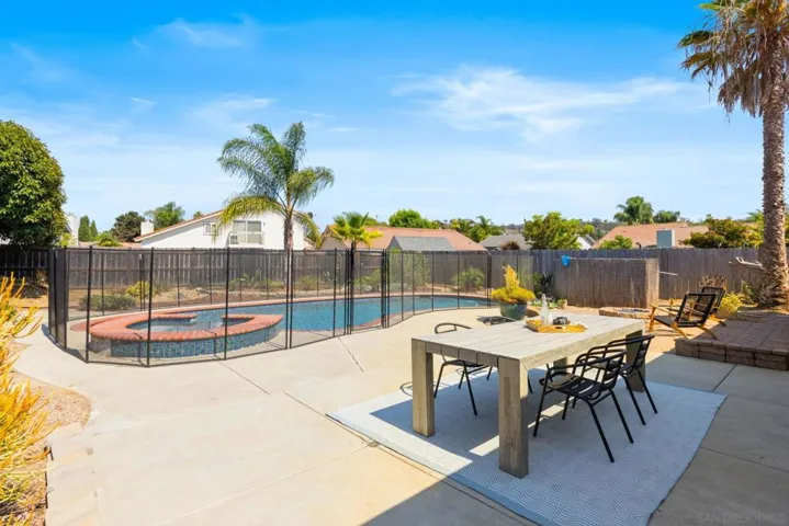 206 Avenida Las Brisas, Oceanside, California 92057