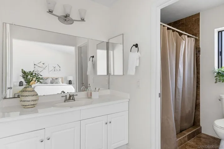 206 Avenida Las Brisas, Oceanside, California 92057