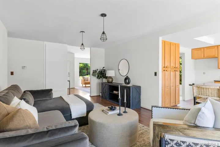 206 Avenida Las Brisas, Oceanside, California 92057