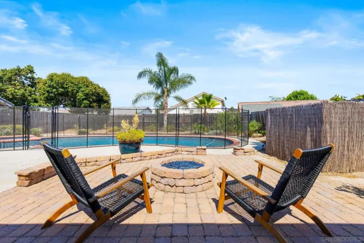 206 Avenida Las Brisas, Oceanside, California 92057