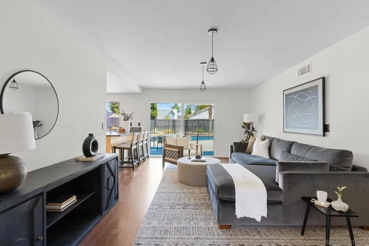 206 Avenida Las Brisas, Oceanside, California 92057