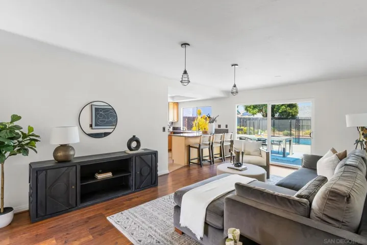 206 Avenida Las Brisas, Oceanside, California 92057