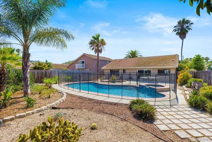 206 Avenida Las Brisas, Oceanside, California 92057