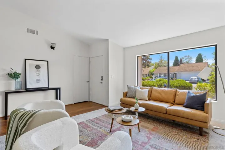 206 Avenida Las Brisas, Oceanside, California 92057