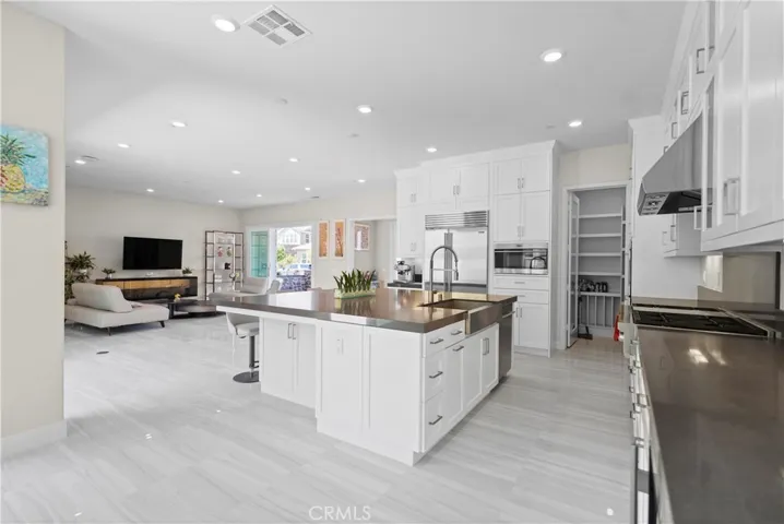 68 Chasma, Irvine, California 92618