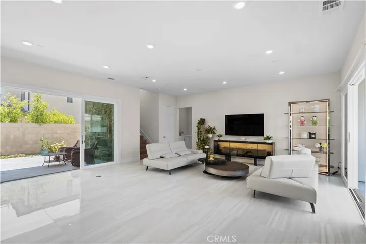 68 Chasma, Irvine, California 92618
