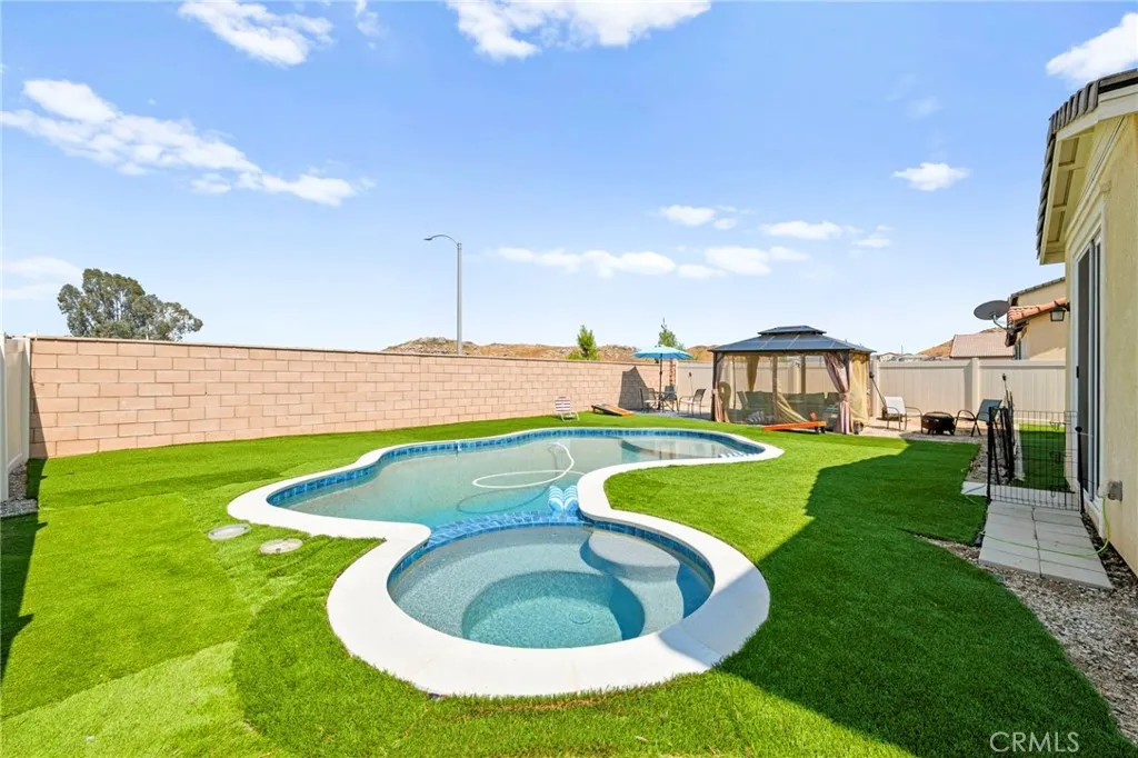 29550 Woodcreek Trail, Winchester, California 92596 home-pic-38