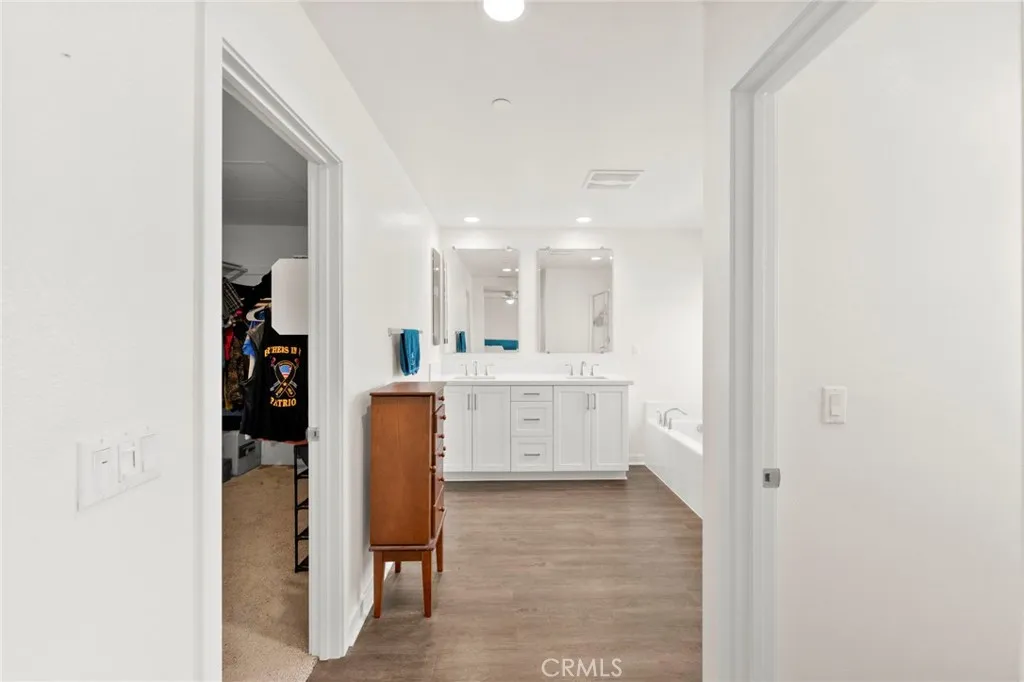 29550 Woodcreek Trail, Winchester, California 92596 home-pic-29