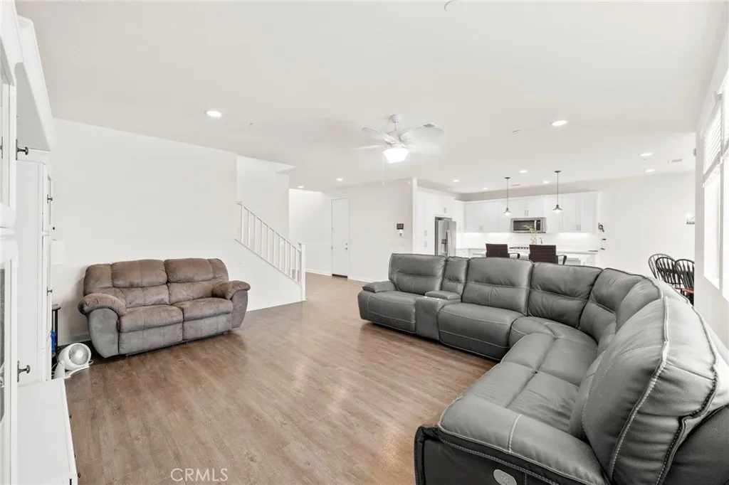 29550 Woodcreek Trail, Winchester, California 92596 home-pic-3
