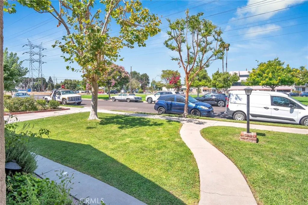 1343 N Whitnall Hwy, Burbank, California 91505 home-pic-39