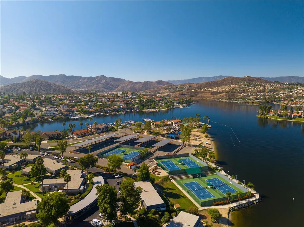 30199 Windward Drive, Canyon Lake, California 92587 home-pic-68