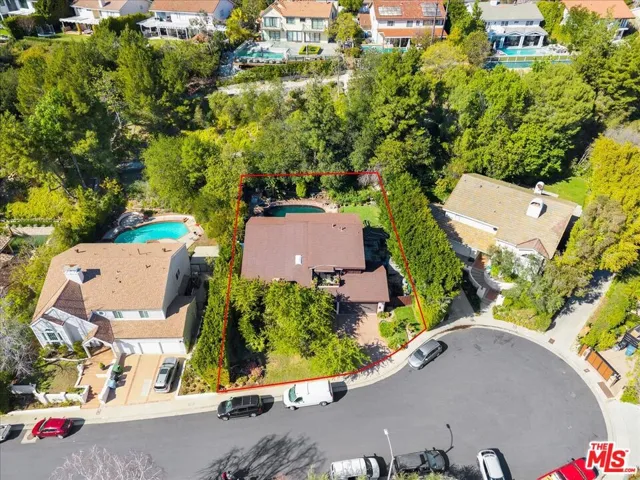 9697 Moorgate Road, Beverly Hills, California 90210
