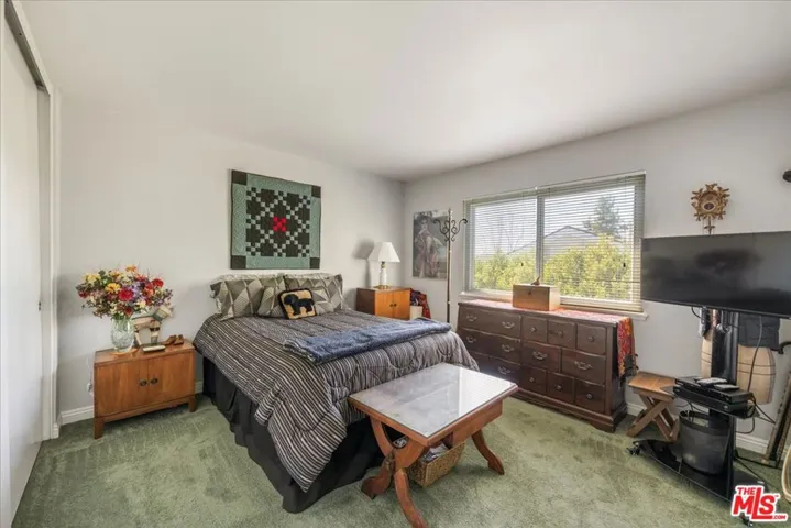 9697 Moorgate Road, Beverly Hills, California 90210