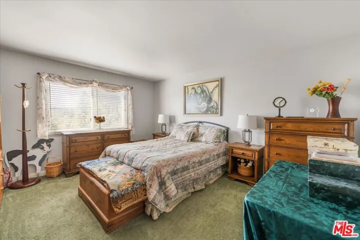 9697 Moorgate Road, Beverly Hills, California 90210