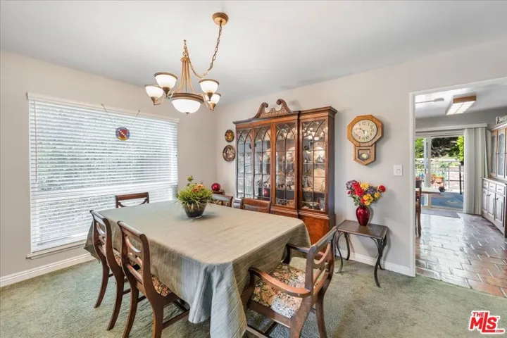 9697 Moorgate Road, Beverly Hills, California 90210
