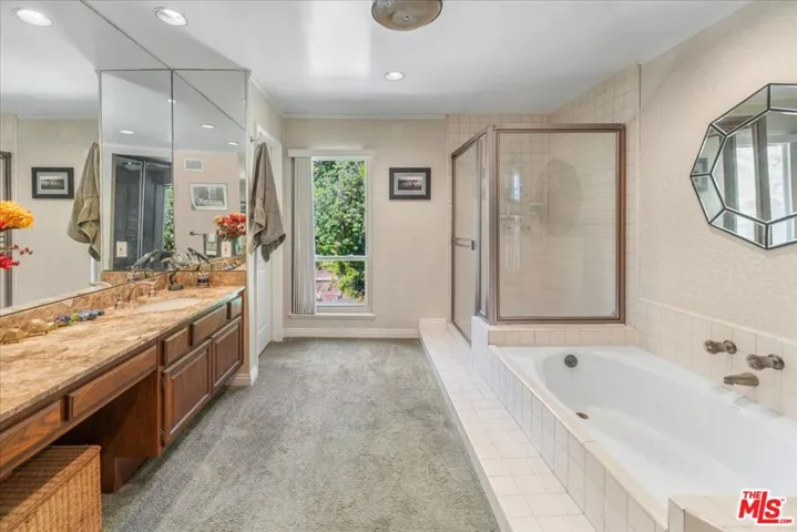 9697 Moorgate Road, Beverly Hills, California 90210