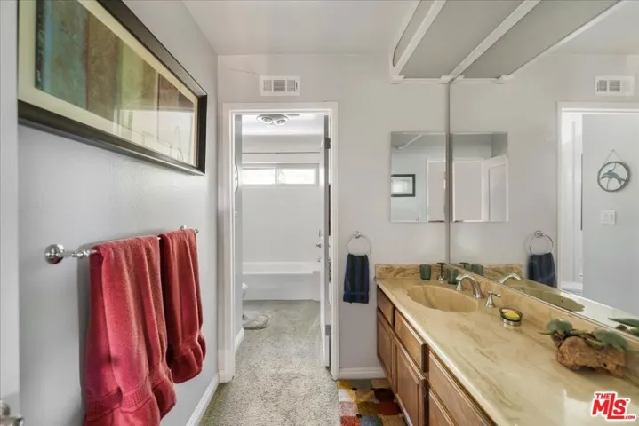 9697 Moorgate Road, Beverly Hills, California 90210