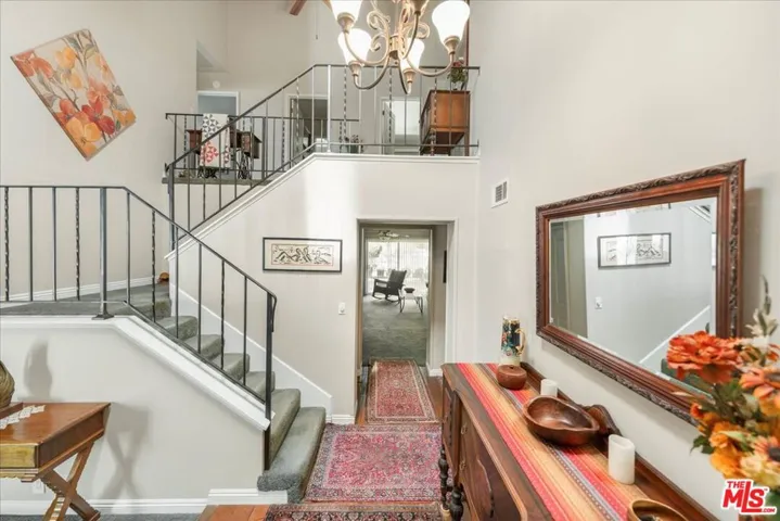 9697 Moorgate Road, Beverly Hills, California 90210