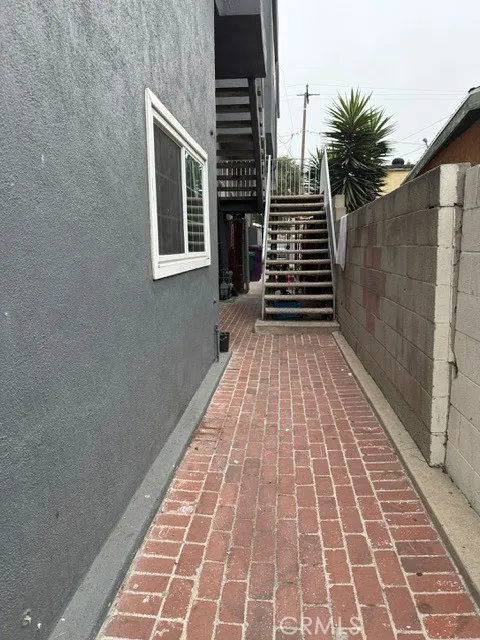 5847 Cherry Ave, Long Beach, California 90805, 2 Bedrooms Bedrooms, ,1 BathroomBathrooms,Residential Lease,For Rent,Cherry Ave,SR25182609