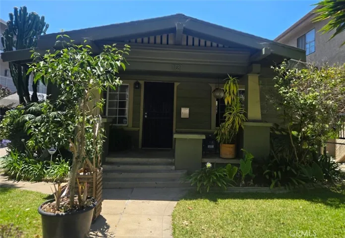 1121 Gladys Avenue, Long Beach, California 90804