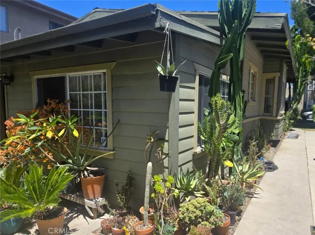1121 Gladys Avenue, Long Beach, California 90804