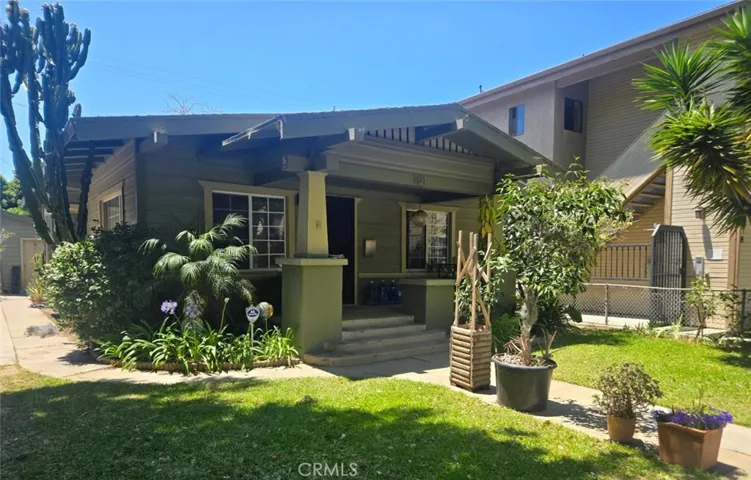 1121 Gladys Avenue, Long Beach, California 90804
