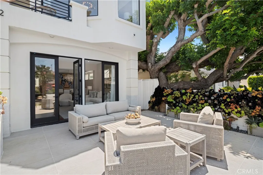412 Poinsettia Avenue, Corona Del Mar, California 92625 home-pic-2