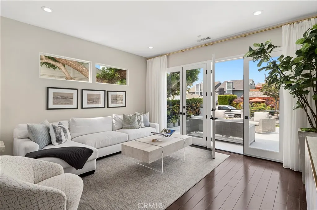 412 Poinsettia Avenue, Corona Del Mar, California 92625 home-pic-3
