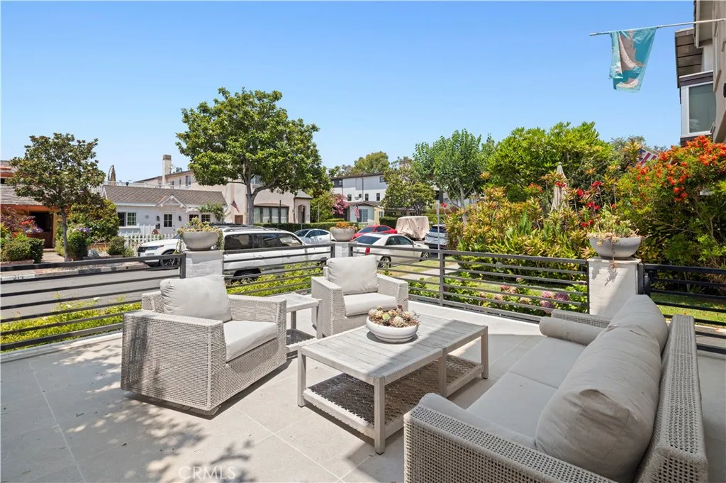 412 Poinsettia Avenue, Corona Del Mar, California 92625 home-pic-27