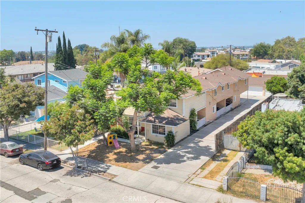 8011 Comstock Avenue, Whittier, California 90602, ,Residential Income,For Sale,Comstock,PW25182695