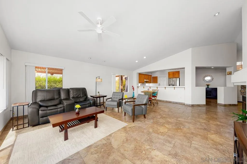 2617 Lobelia Rd, Alpine, California 91901 home-pic-11