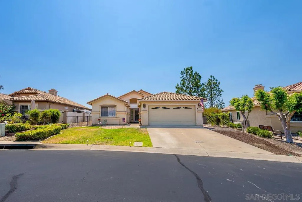 2617 Lobelia Rd, Alpine, California 91901 home-pic-0